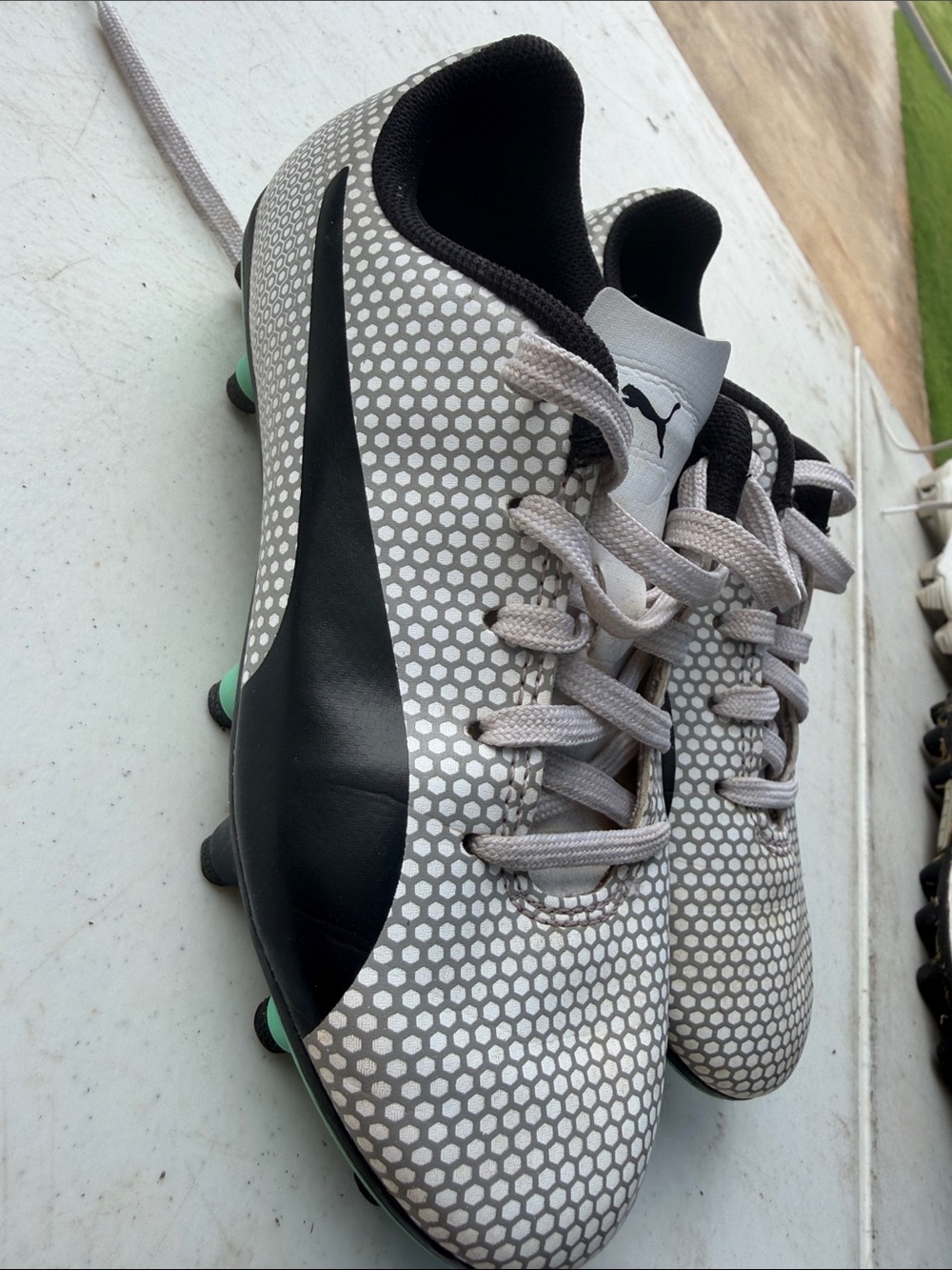 Youth Puma Spirit soccer cleats Size 13
